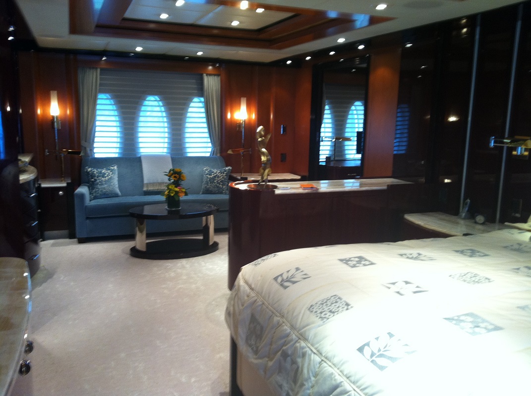 reef chief yacht inside